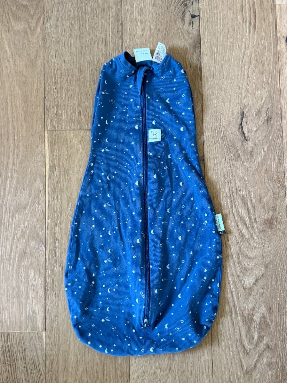 ergopouch // Cocoon Swaddle Sack 0.2 TOG Night Sky Blue - 0-3months - Picture 2 of 7